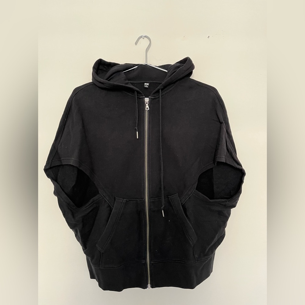 Uniqlo cape sweatshirt with zip